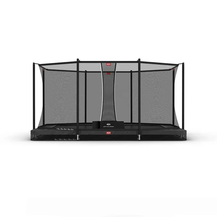 BERG Ultim Favorit InGround med Safety Net Comfort, en bred rektangulær trampolin med sort kant set forfra på hvid baggrund